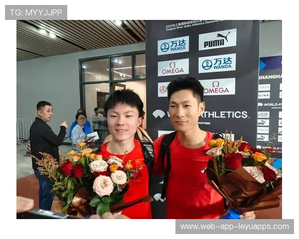 钻石联赛参赛选手完成赛前热身，状态积极