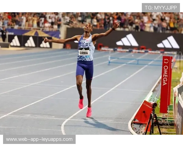 钻石联赛参赛选手完成赛前热身,状态积极 钻石联赛参赛选手完成赛前热身,状态积极