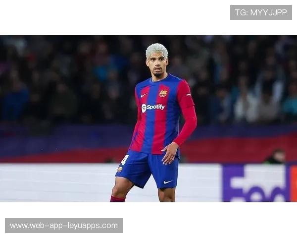 阿劳霍单人封堵对手禁区内射门：守护之力与战术美学